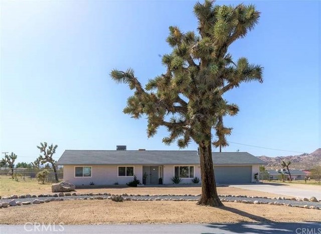 Detail Gallery Image 2 of 21 For 6840 Prescott Ave, Yucca Valley,  CA 92284 - 2 Beds | 2 Baths