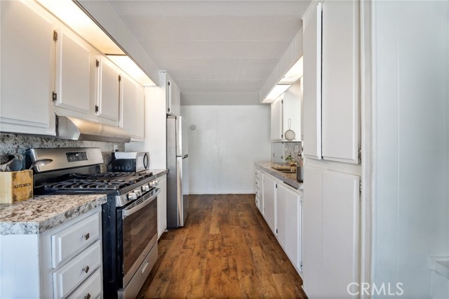 3524 East Avenue, Palmdale CA: https://media.crmls.org/medias/76dc336f-eb5c-48f0-bb63-31f9be10c574.jpg