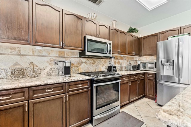 3582 Cedar Ridge Lane, Corona CA: https://media.crmls.org/medias/76dc47d0-9a91-48d7-8427-ce873cb88cd9.jpg