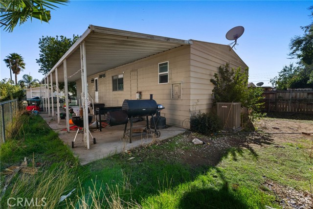 Detail Gallery Image 3 of 33 For 14939 Vinehill, Moreno Valley,  CA 92553 - 2 Beds | 2 Baths