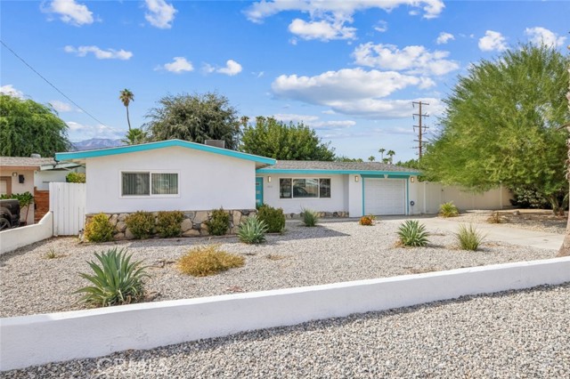 Detail Gallery Image 4 of 25 For 1811 Lawrence St, Palm Springs,  CA 92264 - 3 Beds | 2 Baths