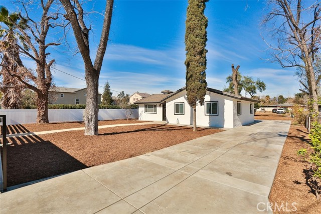 3945 Strong St, Riverside, CA 92501