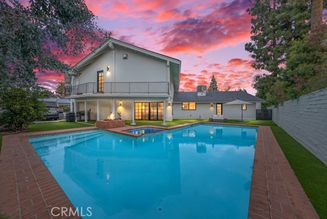 Detail Gallery Image 3 of 70 For 841 Fairway Dr, Bakersfield,  CA 93309 - 5 Beds | 3 Baths