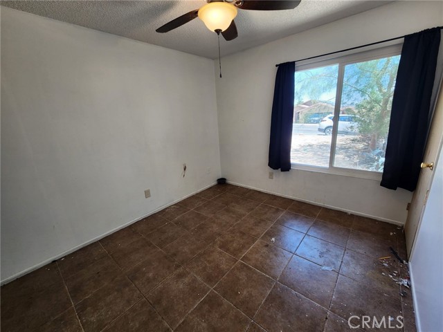 Detail Gallery Image 10 of 15 For 5966 Lupine Ave, Twentynine Palms,  CA 92277 - 4 Beds | 2 Baths