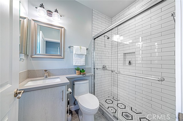 Detail Gallery Image 12 of 24 For 1226 Meadowbrook, Los Angeles,  CA 90019 - – Beds | – Baths