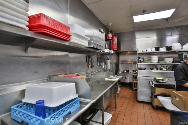 1425 Artesia Blvd, Gardena CA: https://media.crmls.org/medias/76dec2e5-3d74-4747-901f-f19753225ec0.jpg