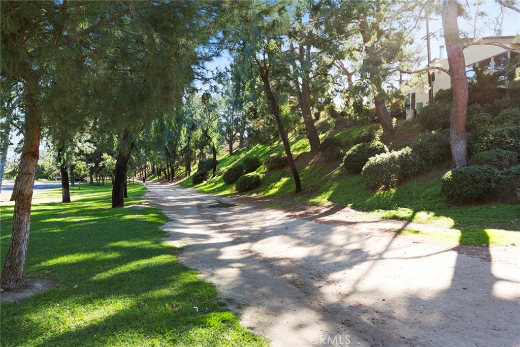 https://media.crmls.org/medias/76dfa978-9f4c-4d87-b59c-d5d2630f188a.jpg?preset=X-Large