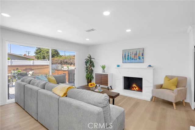 8381 E Blithedale Street, Long Beach CA: https://media.crmls.org/medias/76dfffcf-b71c-4f5d-82e7-0a580886f4a7.jpg