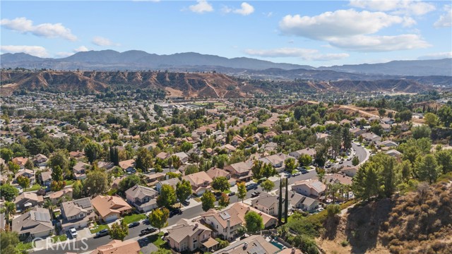 Detail Gallery Image 32 of 46 For 27687 Ron Ridge Dr, Saugus,  CA 91350 - 4 Beds | 3 Baths