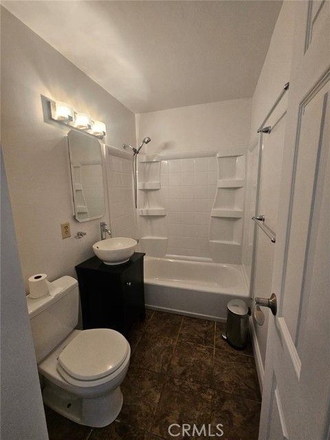 Detail Gallery Image 14 of 17 For 75 Western Shore Ln #1,  San Francisco,  CA 94115 - 2 Beds | 1 Baths