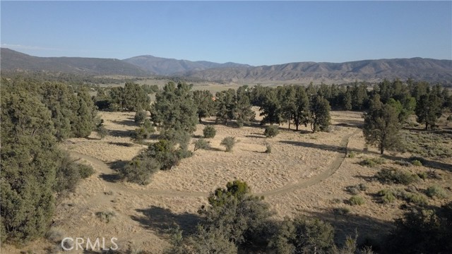 16469 Curtis Trail, Frazier Park CA: https://media.crmls.org/medias/76e14f8d-7ae7-4922-9118-de7fe2a8818d.jpg