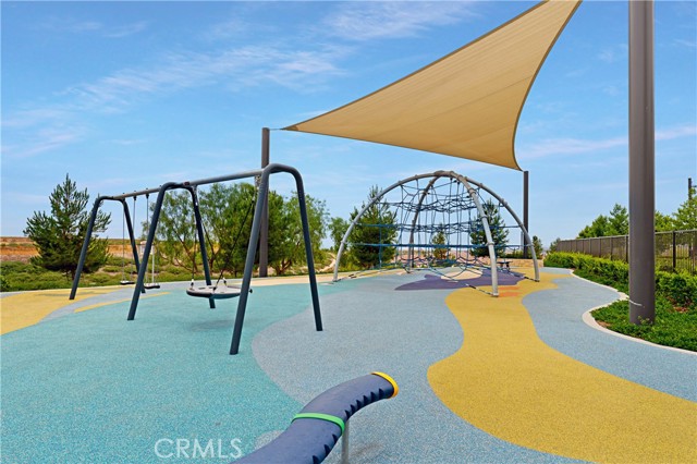 208 Canterbury, Irvine CA: https://media.crmls.org/medias/76e153e4-6a52-4a2a-998e-f427844b7a77.jpg