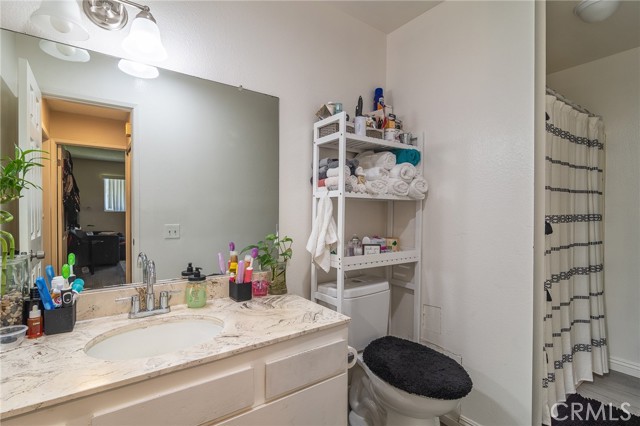 Detail Gallery Image 9 of 20 For 5530 Ackerfield Ave #302,  Long Beach,  CA 90805 - 1 Beds | 1 Baths