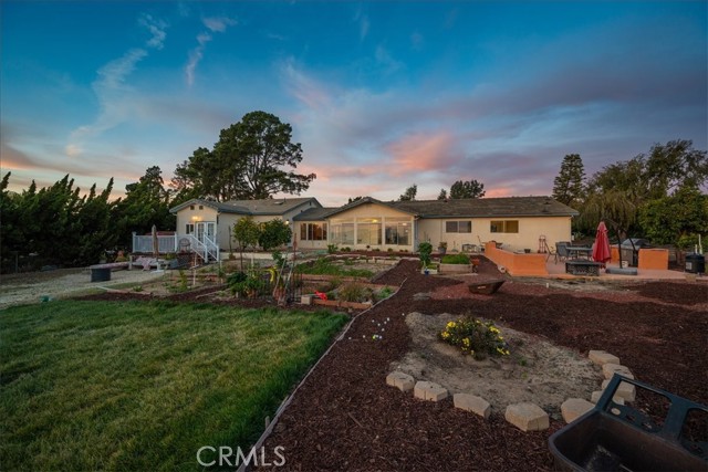 1561 Cielo Lane, Nipomo CA: https://media.crmls.org/medias/76e2c55f-7ec1-4f39-a4a8-c369579af48b.jpg
