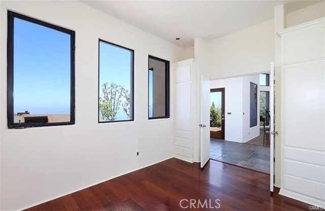 Detail Gallery Image 11 of 21 For 2828 Bernard Ct, Laguna Beach,  CA 92651 - 5 Beds | 3/1 Baths