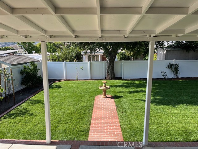 8049 Le Berthon Street, Sunland CA: https://media.crmls.org/medias/76e30556-266d-4f2b-bcd1-2a6e1ef2aa21.jpg