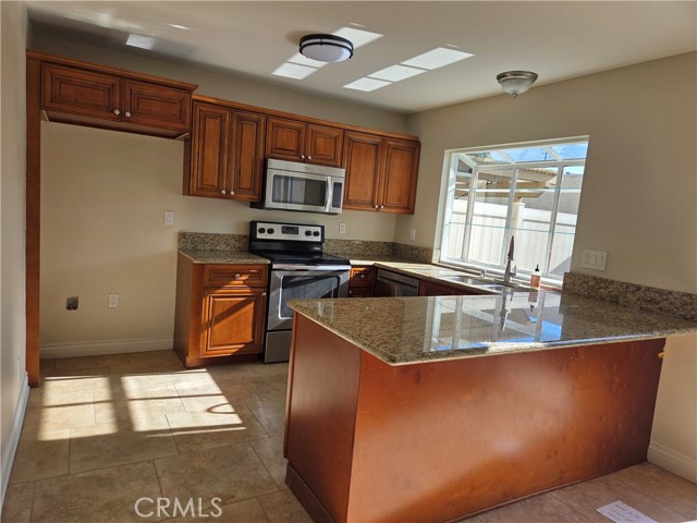 Detail Gallery Image 5 of 16 For 4564 Toledo Way, Buena Park,  CA 90621 - 3 Beds | 1/1 Baths