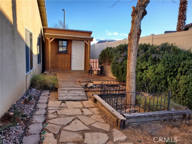 Detail Gallery Image 4 of 8 For 17648 Park Plaza Ct, Victorville,  CA 92395 - 4 Beds | 2 Baths