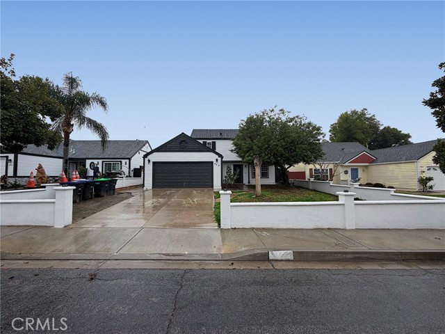 949 Oak Glen Ln, Colton, CA 92324