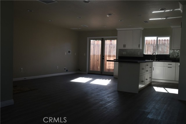 917 W. Flora St., Ontario CA: https://media.crmls.org/medias/76e480cc-e7e6-4860-90f9-5eedd444316d.jpg