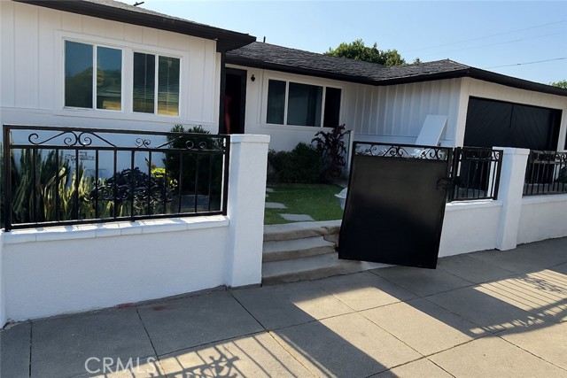 2851 Webster Avenue, Long Beach CA: https://media.crmls.org/medias/76e482d1-d6c0-4c5d-9e1b-bcbb947cad06.jpg