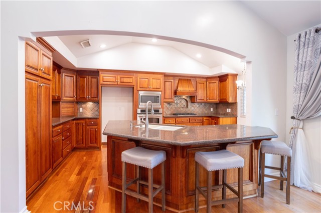 24302 Vista Ridge Drive, Valencia CA: https://media.crmls.org/medias/76e4f875-57e7-4e1e-a5b4-c488ca96e1c5.jpg