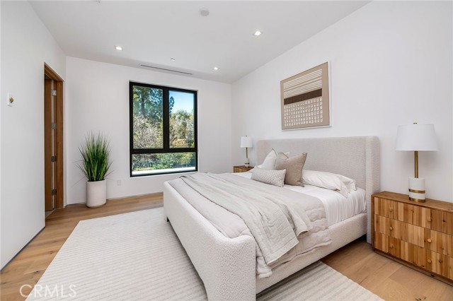Detail Gallery Image 32 of 43 For 4930 Palomar Dr, Tarzana,  CA 91356 - 6 Beds | 6/1 Baths