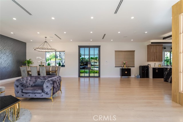 Detail Gallery Image 28 of 70 For 7714 Lasaine Ave, Northridge,  CA 91325 - 3 Beds | 4 Baths