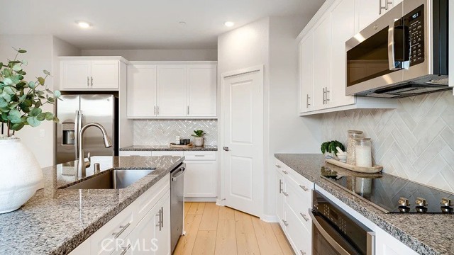 Detail Gallery Image 3 of 24 For 3268 Homestead Paseo, Ontario,  CA 20536 - 5 Beds | 3 Baths