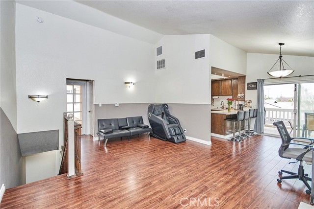 Detail Gallery Image 5 of 37 For 2025 Artesia Bld #G,  Torrance,  CA 90504 - 2 Beds | 2 Baths