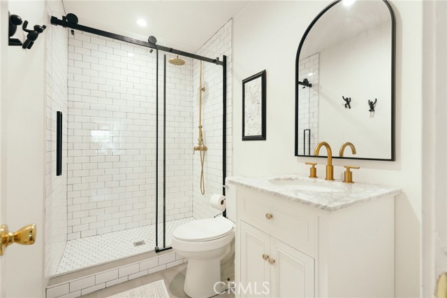 2319 S Corning Street, Los Angeles CA: https://media.crmls.org/medias/76e6ae4b-e8fa-47cd-a064-6aab99f33d90.jpg