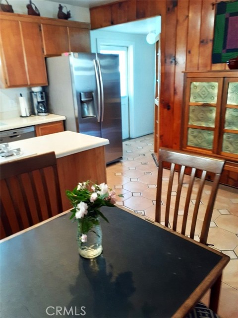 413 Ocean Avenue, Seal Beach CA: https://media.crmls.org/medias/76e6ee05-da71-44a9-9b08-66fff143d393.jpg