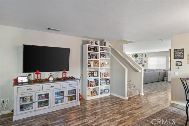 Detail Gallery Image 8 of 45 For 53011 Climber Ct, Lake Elsinore,  CA 92532 - 5 Beds | 3/1 Baths