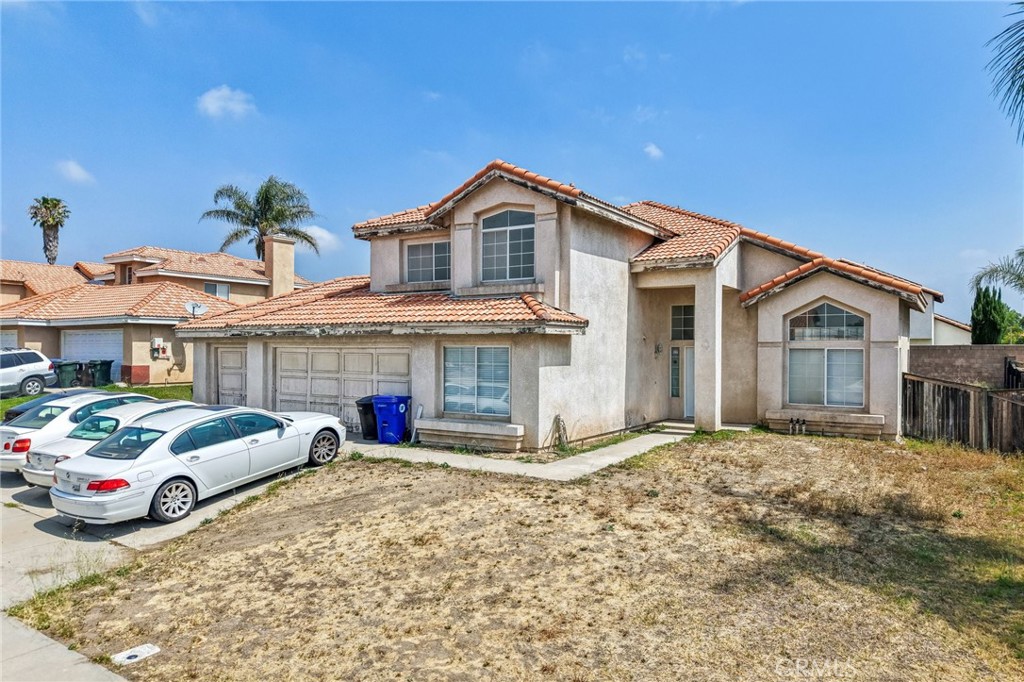 2428 W Calle Celeste