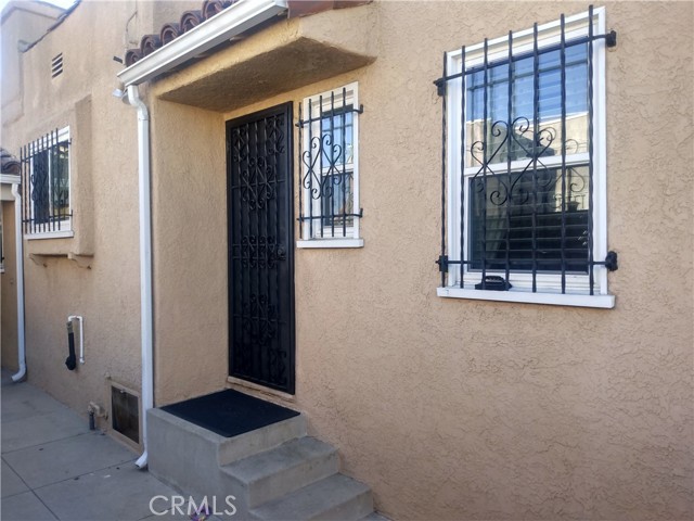2035 W 71st, Los Angeles CA: https://media.crmls.org/medias/76e79fc2-6dfd-473d-9b61-f1e27224fea1.jpg