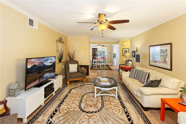3320 Via Carrizo, Laguna Woods CA: https://media.crmls.org/medias/76e7b30d-2e7e-484f-a9f7-cbfe3f048011.jpg