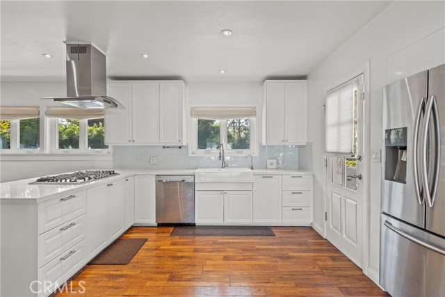Detail Gallery Image 8 of 28 For 4506 El Abaca Pl, Tarzana,  CA 91356 - 4 Beds | 2/1 Baths