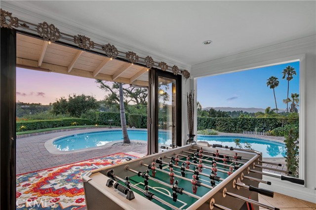 Detail Gallery Image 11 of 15 For 3701 Royal Meadow, Sherman Oaks,  CA 91403 - 4 Beds | 3 Baths