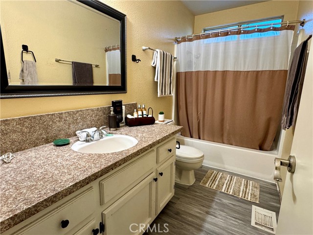 Detail Gallery Image 14 of 27 For 2112 Mount Vernon Dr #D,  Modesto,  CA 95350 - 3 Beds | 1/1 Baths