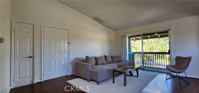23230 Orange Avenue, Lake Forest CA: https://media.crmls.org/medias/76e874d2-f9d4-4673-8cd6-7bafb541d648.jpg