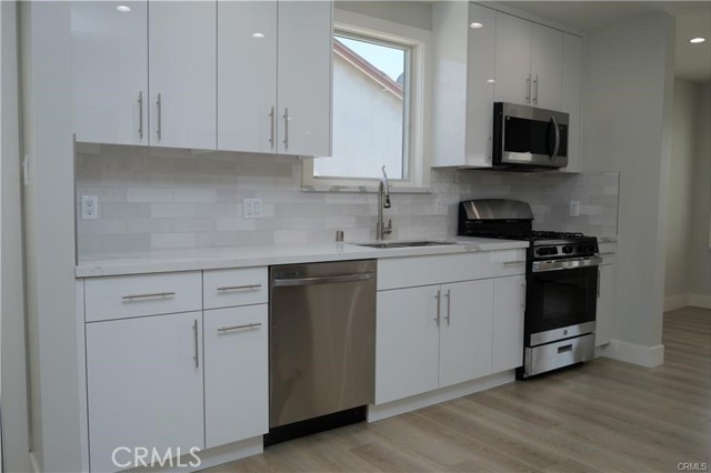 2031 Jolley Drive, Burbank CA: https://media.crmls.org/medias/76e8c814-c7f8-4296-8e17-3955e8c881c3.jpg