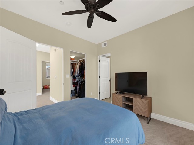 5753 White Oak Avenue, Encino CA: https://media.crmls.org/medias/76e93c0b-e83a-44ef-af6f-36ae409331ea.jpg