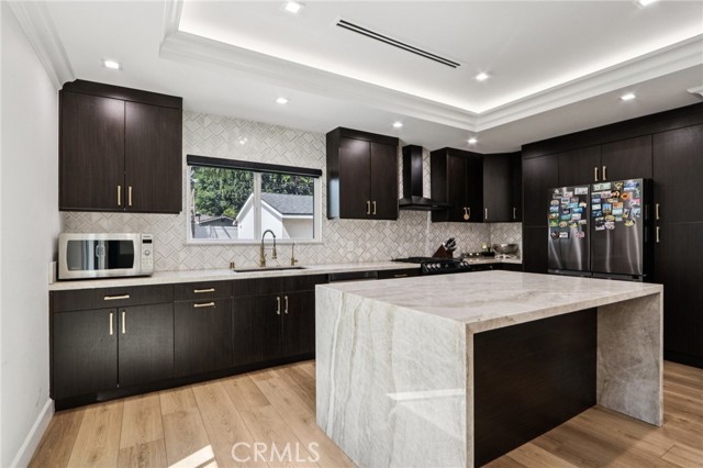 16751 Devonshire Street, Granada Hills CA: https://media.crmls.org/medias/76e9ccda-061a-4f64-a84a-8f7dab498581.jpg