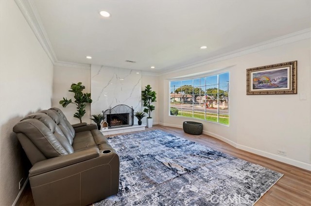 Detail Gallery Image 8 of 26 For 2816 W 84th, Inglewood,  CA 90305 - 4 Beds | 4 Baths