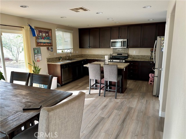 1752 El Nido, Perris CA: https://media.crmls.org/medias/76ea2e7a-b39d-44d2-9f9b-75a33325191b.jpg