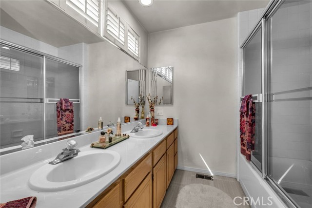 641 13th Street, Manhattan Beach, California 90266, 4 Bedrooms Bedrooms, ,1 BathroomBathrooms,Residential,Sold,13th,SB22214141