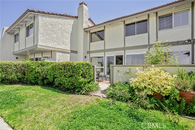 54 Cresta Verde Drive, Rolling Hills Estates CA: https://media.crmls.org/medias/76eb8629-f92e-4e03-b1a7-c15423426df0.jpg