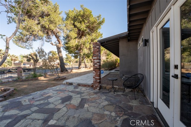 Detail Gallery Image 5 of 73 For 7740 Fox Trl, Yucca Valley,  CA 92284 - 5 Beds | 4 Baths