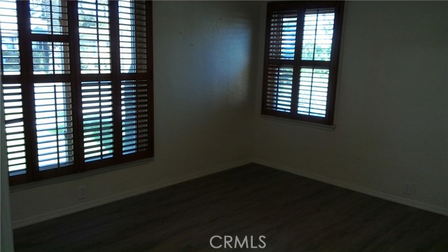 2420 Maine Avenue, Long Beach CA: https://media.crmls.org/medias/76ec0be3-0889-4473-a753-8d3052228776.jpg