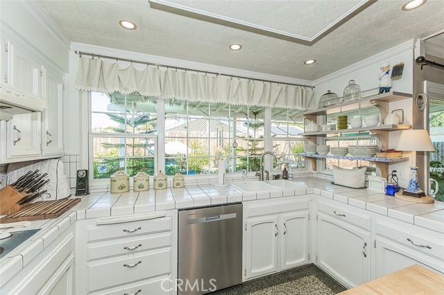 2468 Laverne, Clovis CA: https://media.crmls.org/medias/76ec45e8-2956-4447-8b03-b05284756795.jpg